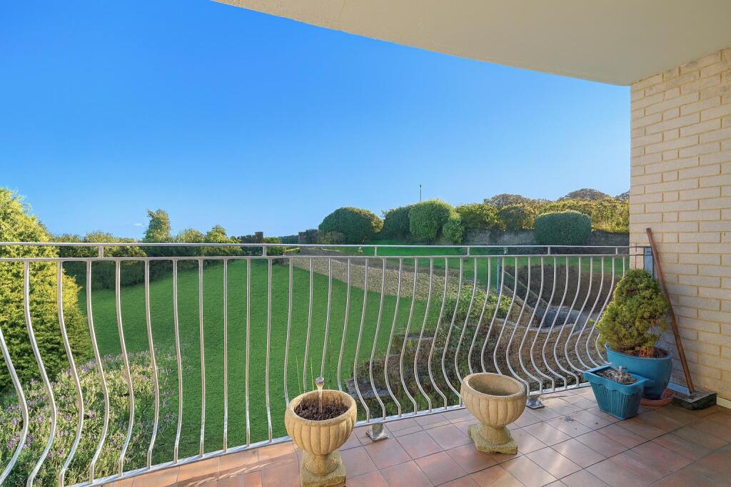 Balcony2.jpg