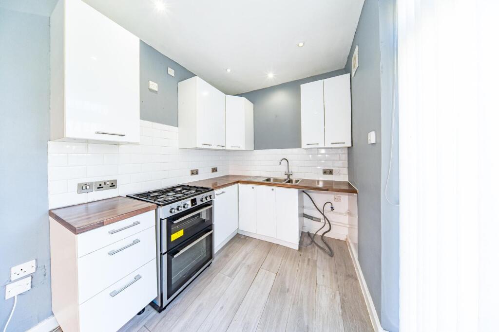 46 Cumber Lane kitchen.jpg