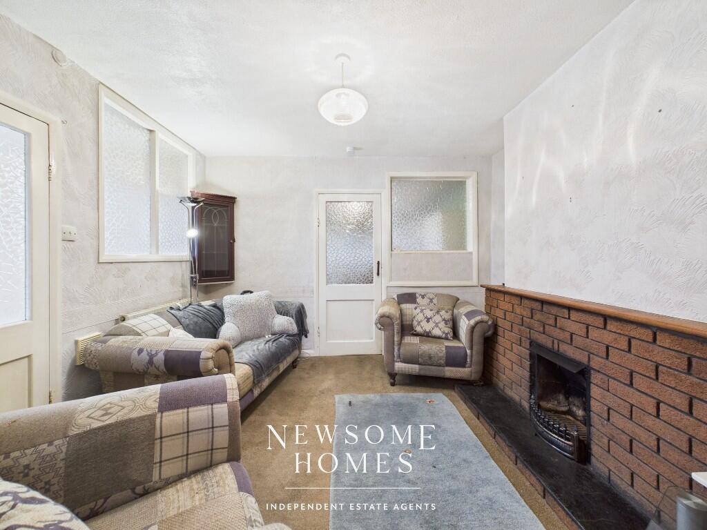 Sitting/ Dining Room