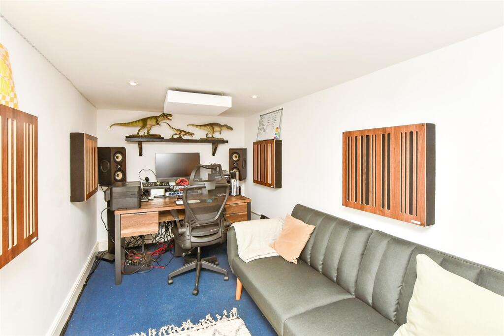 Workshop/Outbuildings