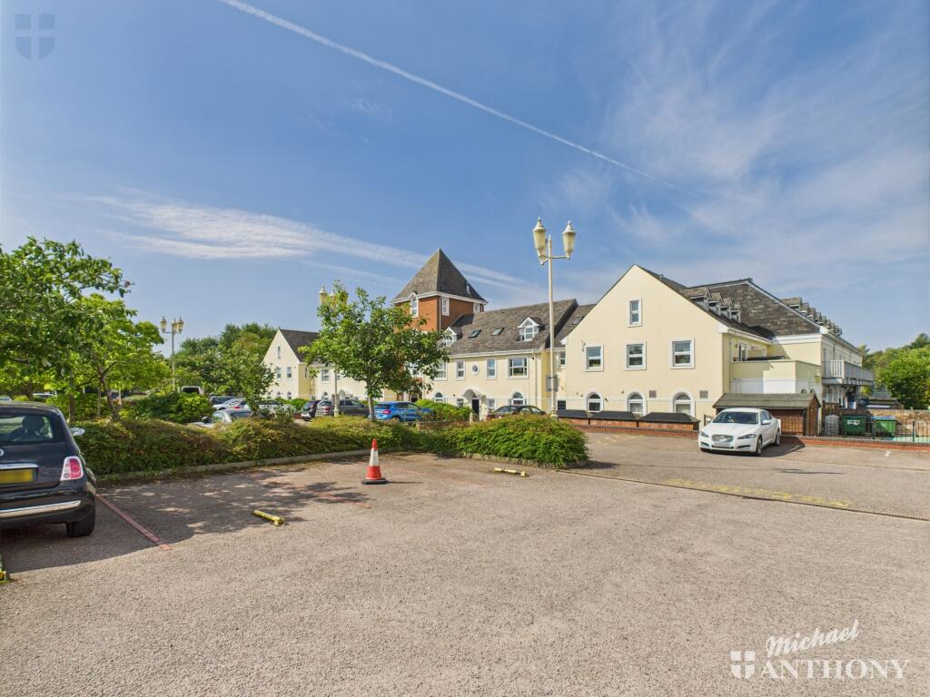 CAM03218G0-PR0739-STILL024