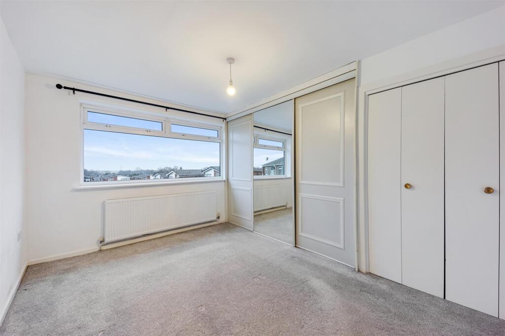 7 Epping Close bedroom 2.jpg