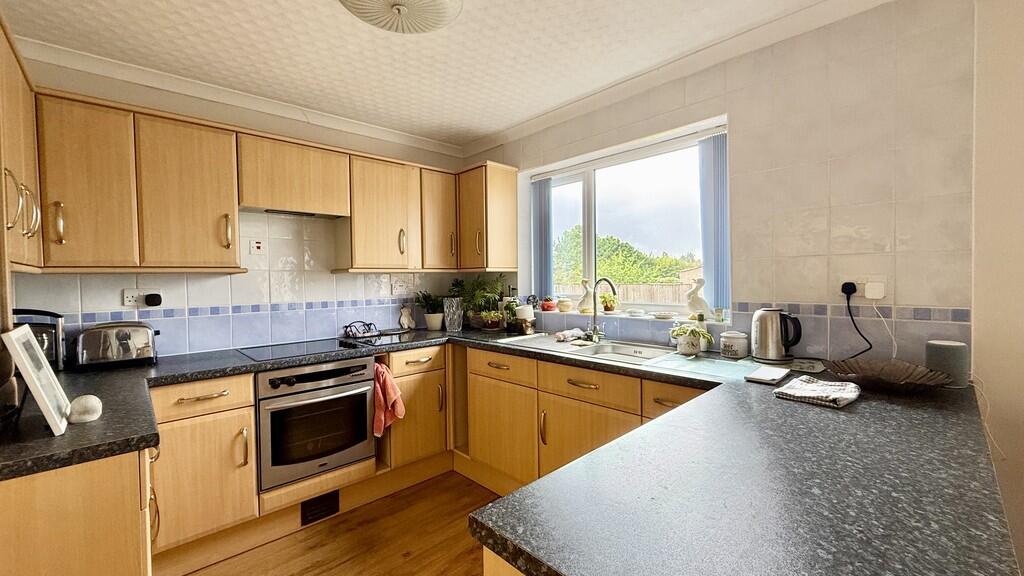 Kitchen/dining ro...