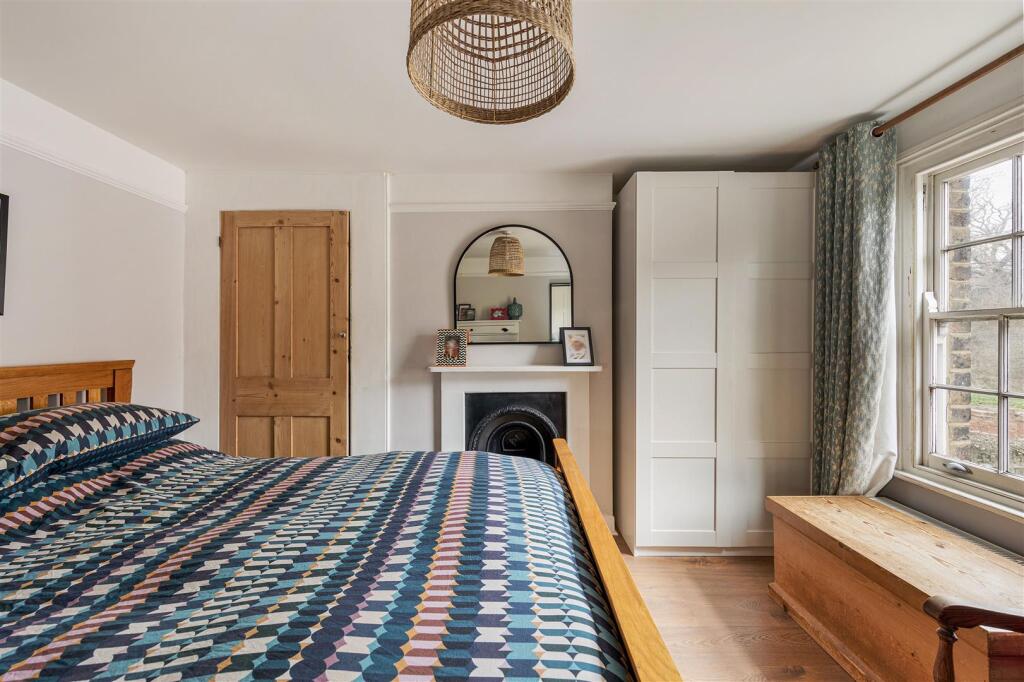 116 Forest Rise, E17