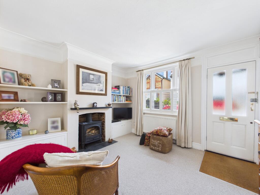 CAM01354G0-PR0572-STILL002