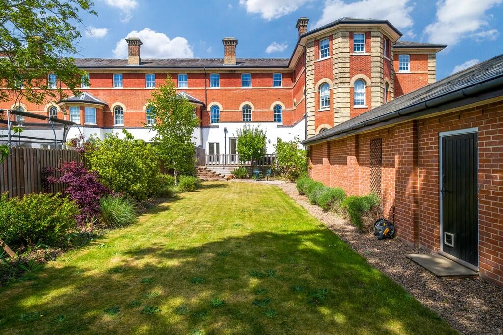 11 Belgrove Place...