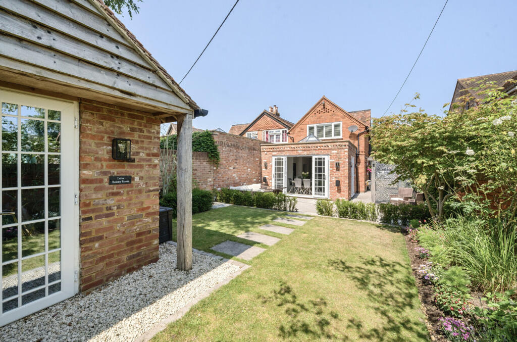 1311800-2-6853eb5...