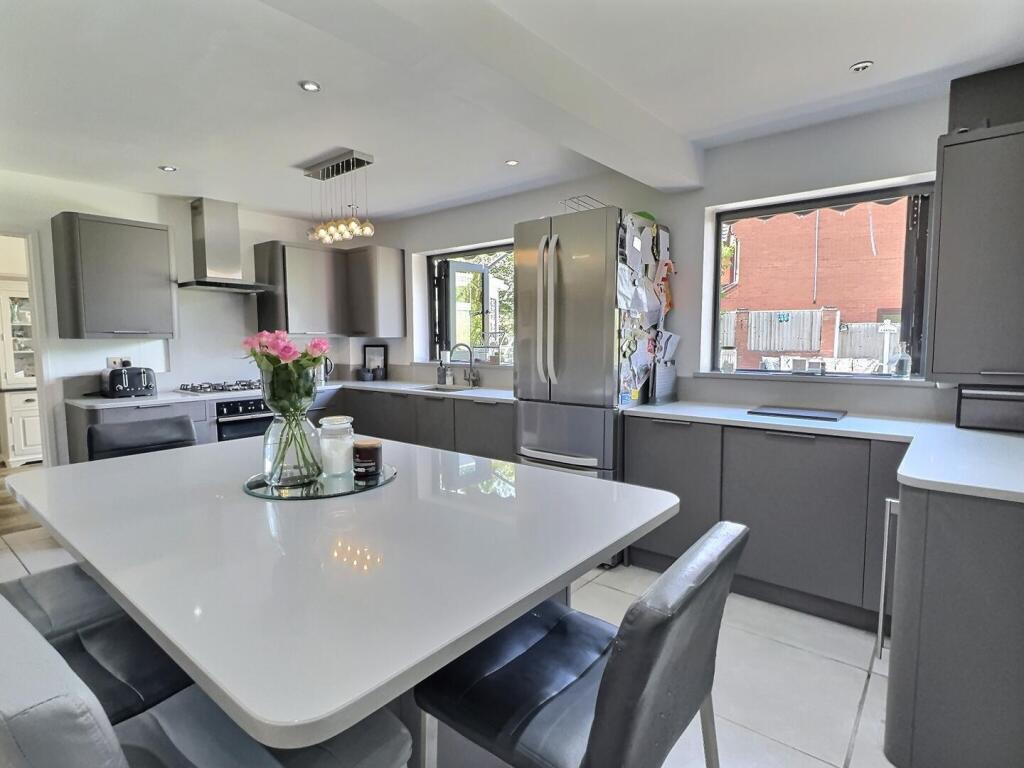 Open Plan Kitchen Diner &amp; Lounge