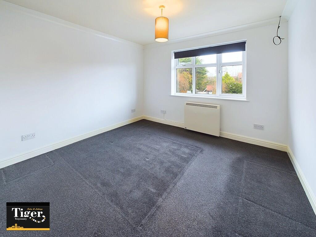 CAM02176G0-PR0421...