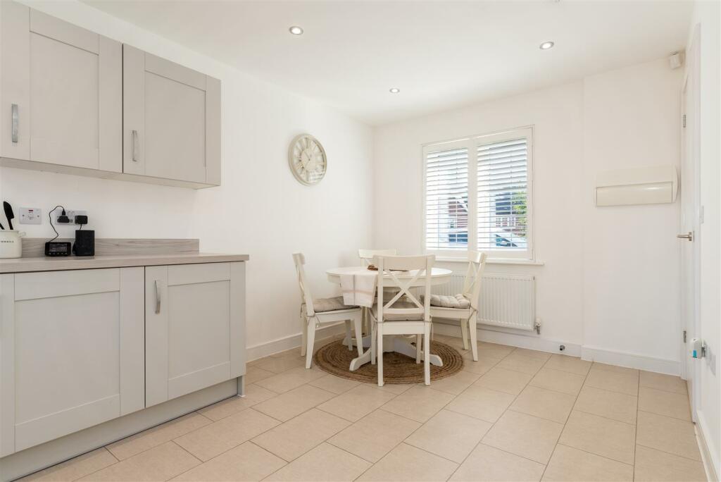 Kitchen/Dining