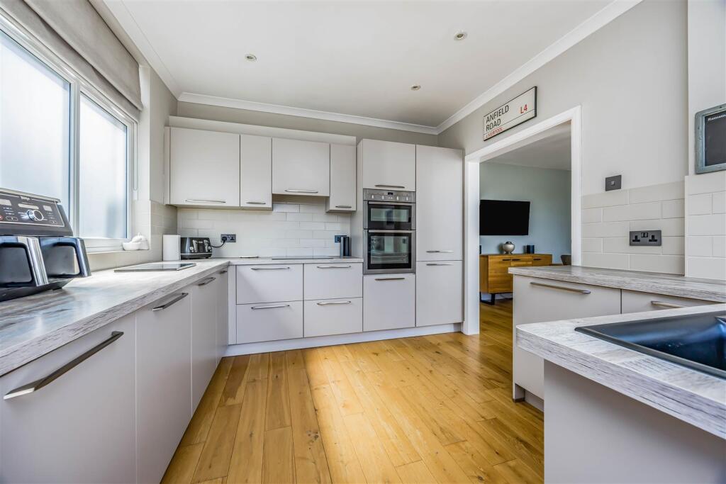 33 Northwood Road, Hilsea-Small-PorticoMarketing-S