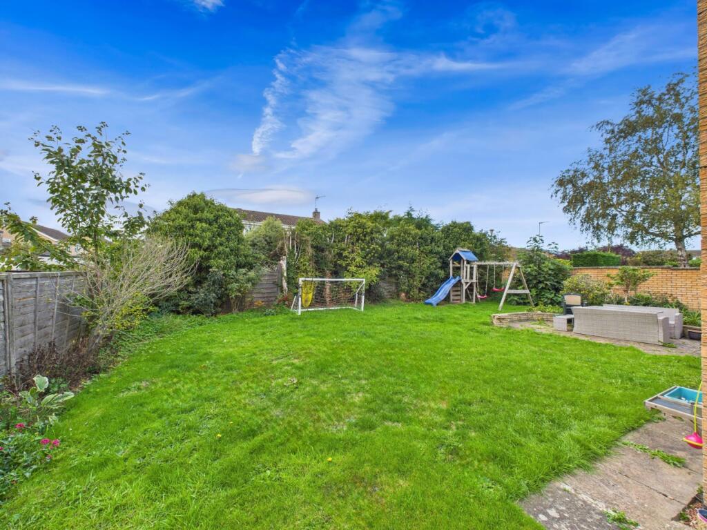 18. CAM04922G0-PR0066-STILL007