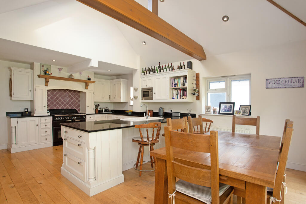 Kitchen / Dining
