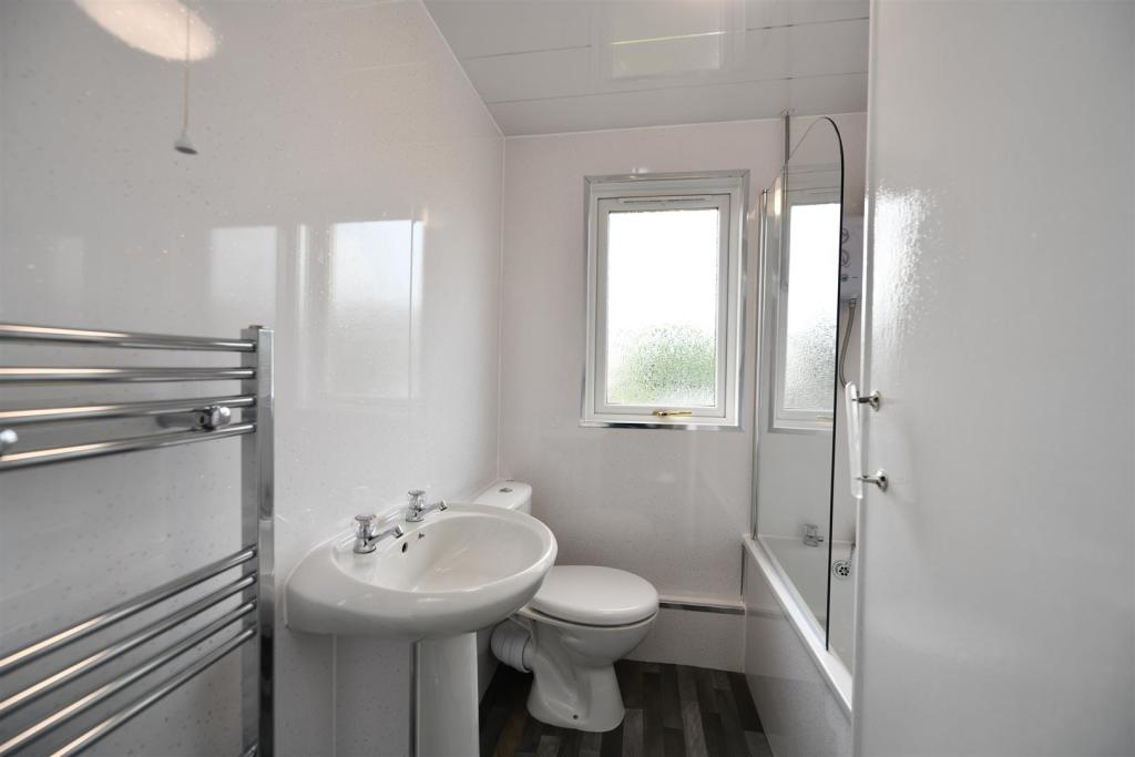 11 Holehouse Drive Bathroom.jpg
