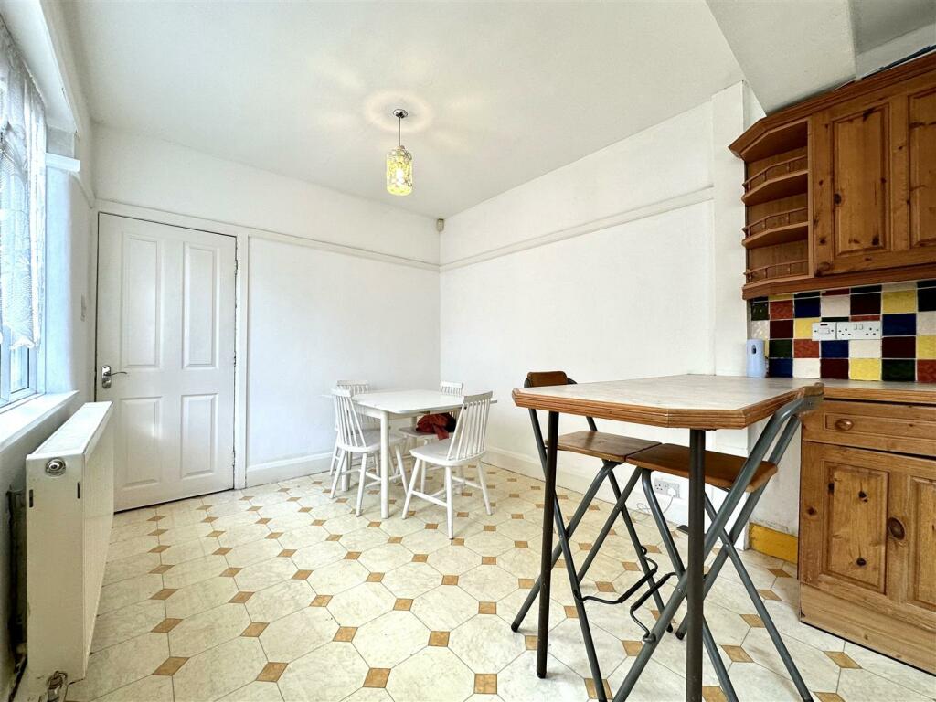 Kitchen Dining Area