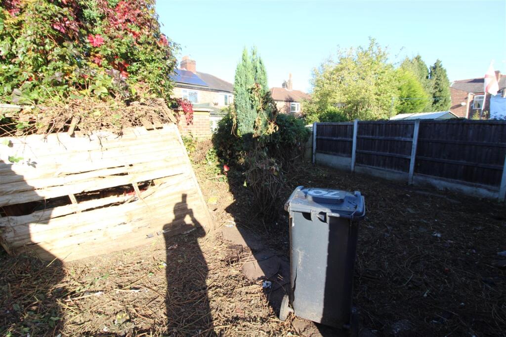 REAR GARDEN T202509261423.jpg