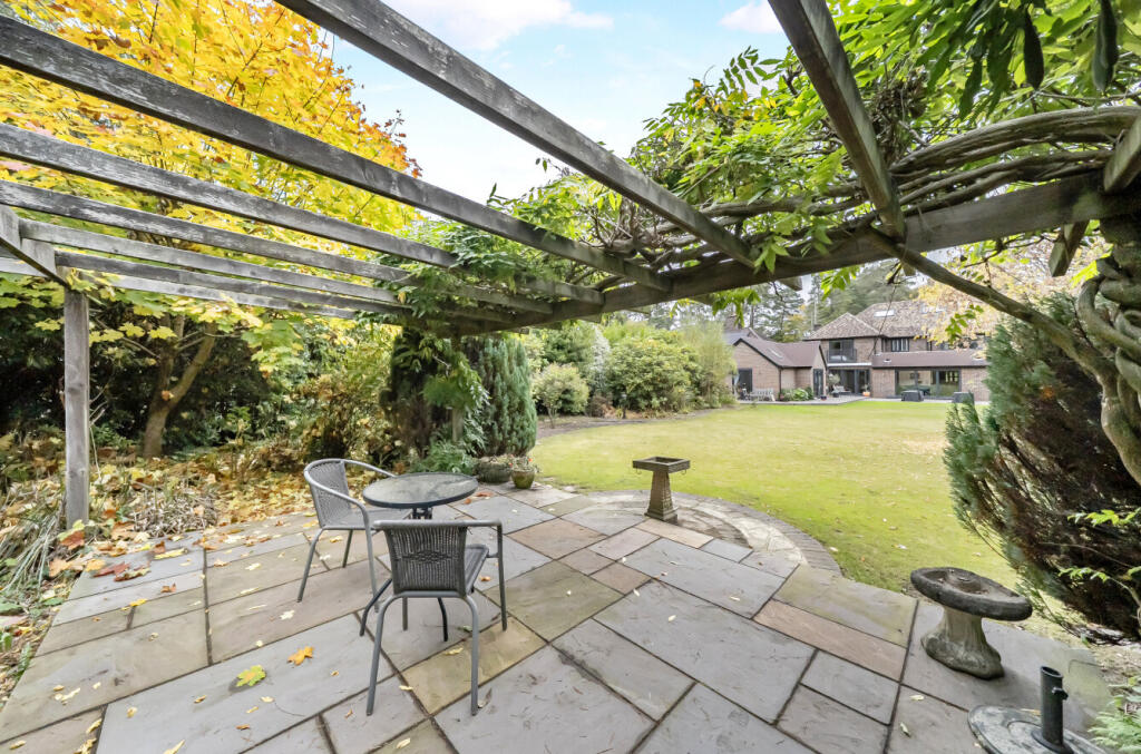 1364053-4-68ed2f9...