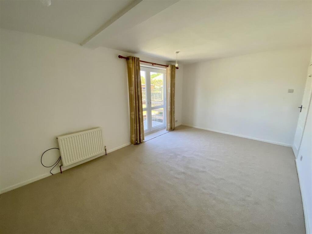 Bramleys Estate Agents - Westfields Avenue - Mirfi