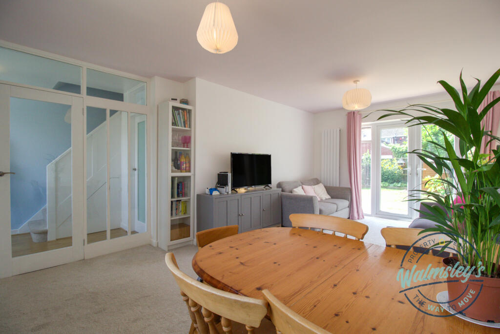 Sitting dining room