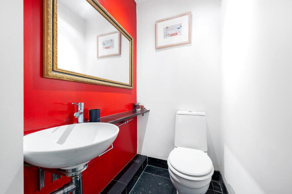 WC (2).JPG