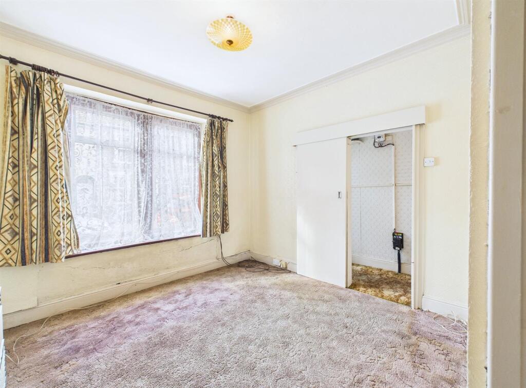 2 - Terraced House for Auction, Kingswood.jpg