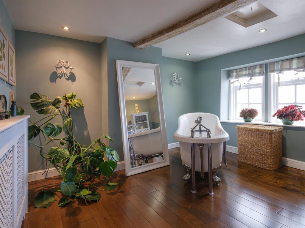 12 London Road-2.jpg