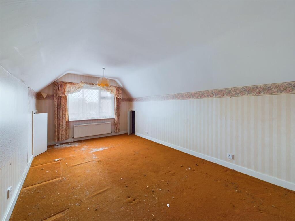 Bedroom:
