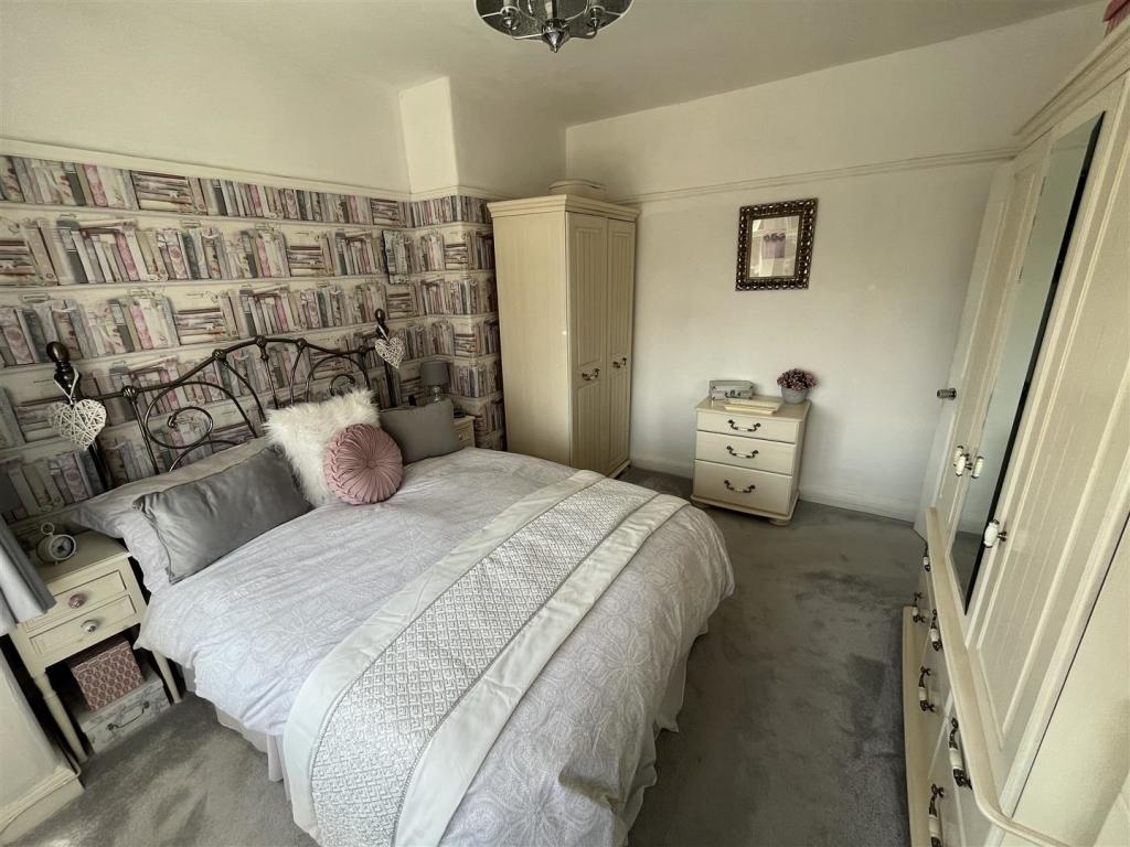 Bedroom 1 Aspect 3.jpg