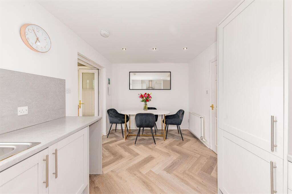 20 Isla Avenue Carnoustie-9.JPG