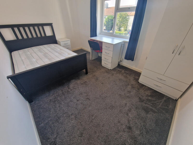 492_10 Room 8.jpg