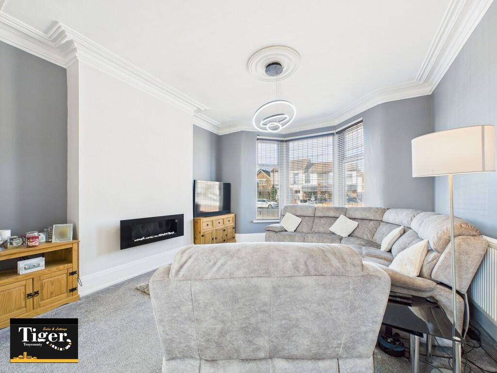 CAM02176G0-PR0541...