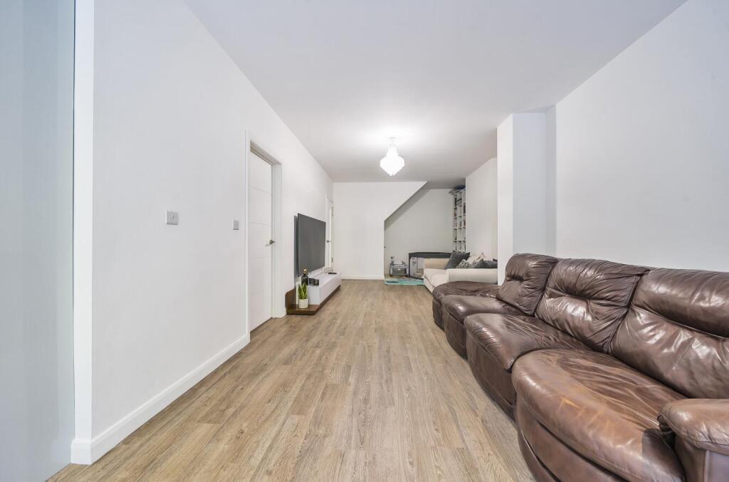 Davidson Frost-Wellings, DFW, Grasmere Gardens, Re