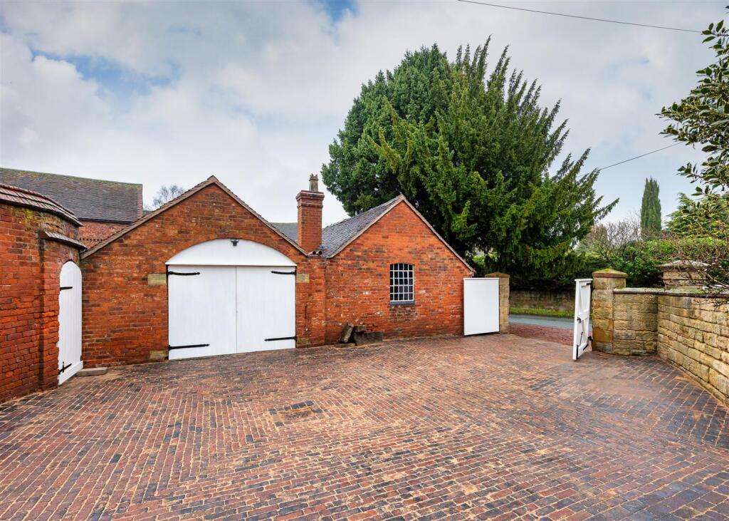 The Old Manor House-external2.jpg