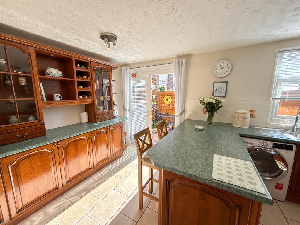 Breakfasting Kitchen