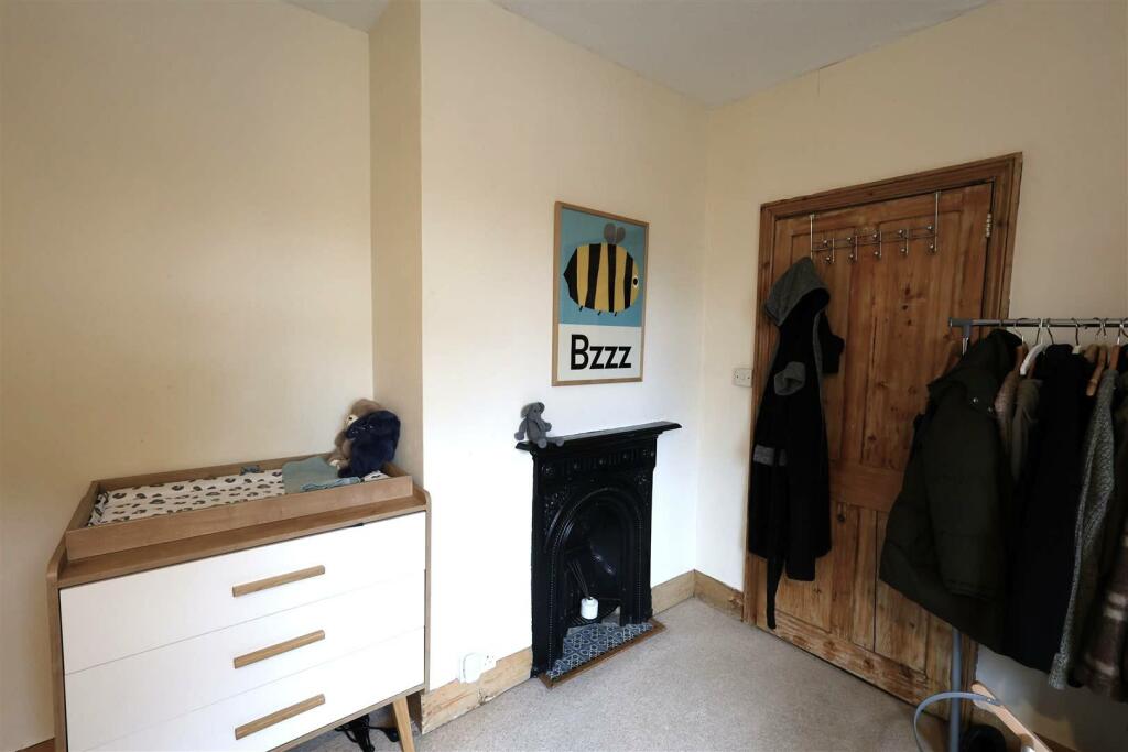 BEDROOM 2
