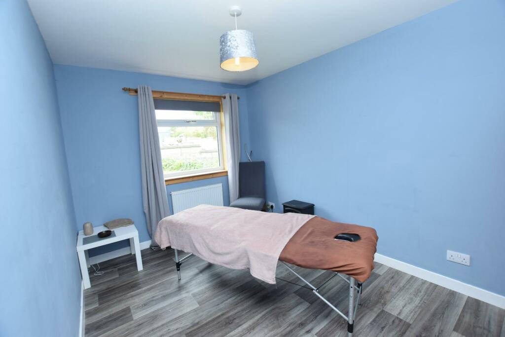 BEDROOM TWO.JPG