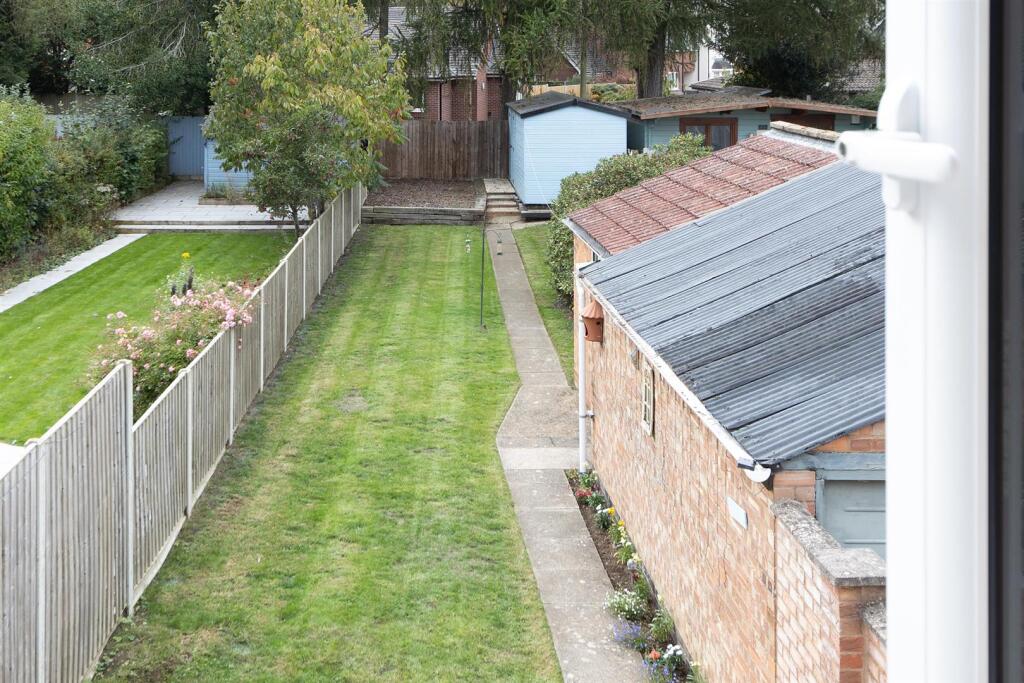 7 Shenstone Avenue, Rugby (33).jpg