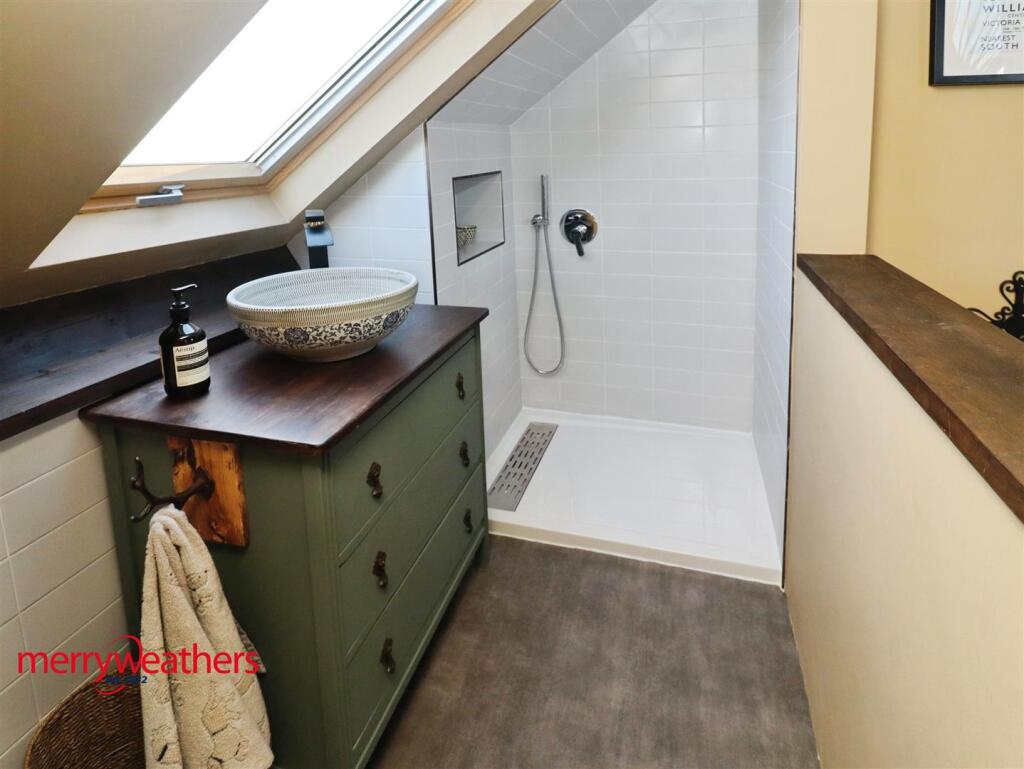 EN SUITE