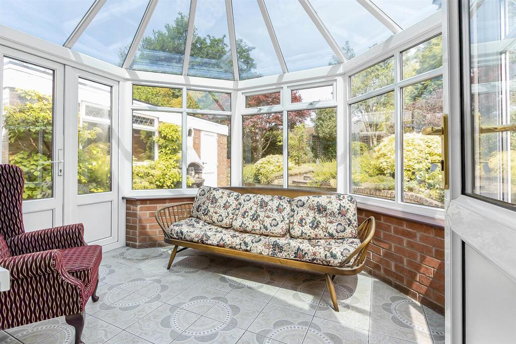 Oatlands, Church Drive