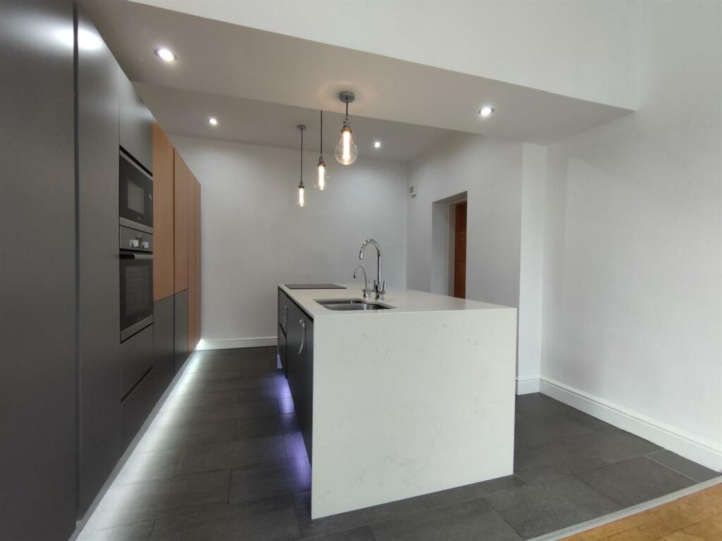 Kitchen Area 2