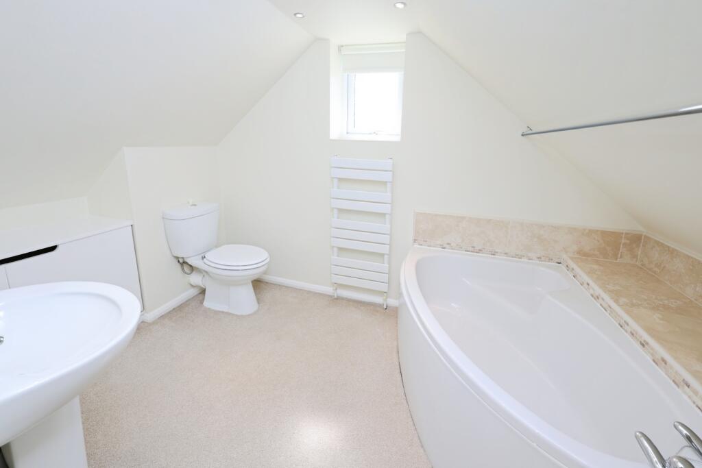 pbox-bathroom-318949.JPG