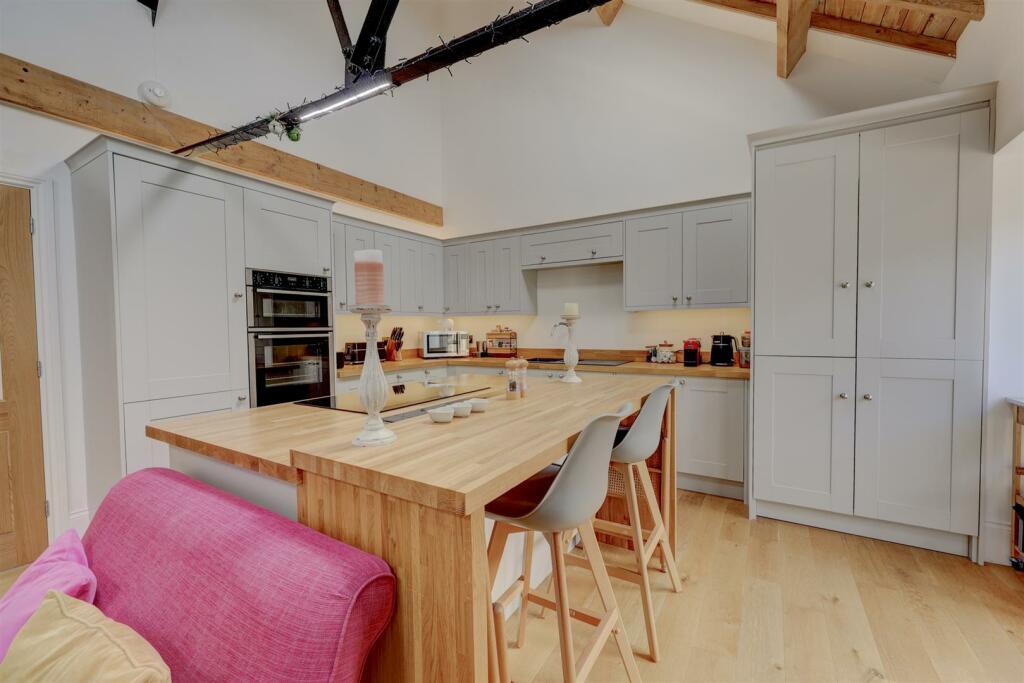 Open Plan Living Room / Kitchen