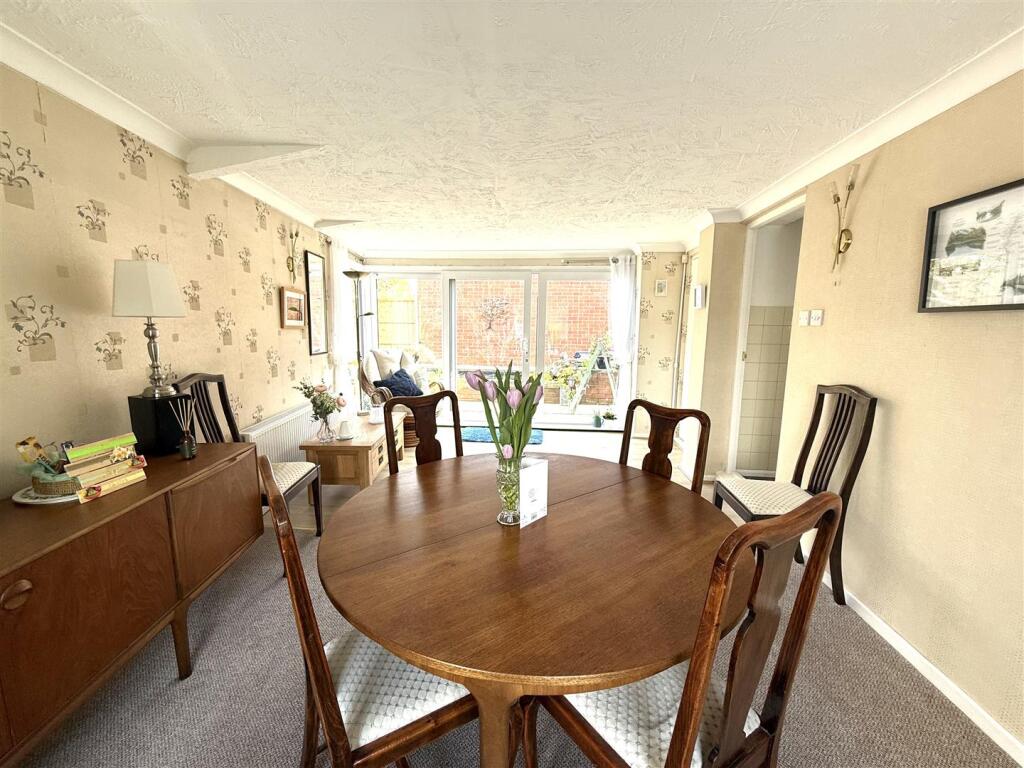 138 wols dining r.jpeg