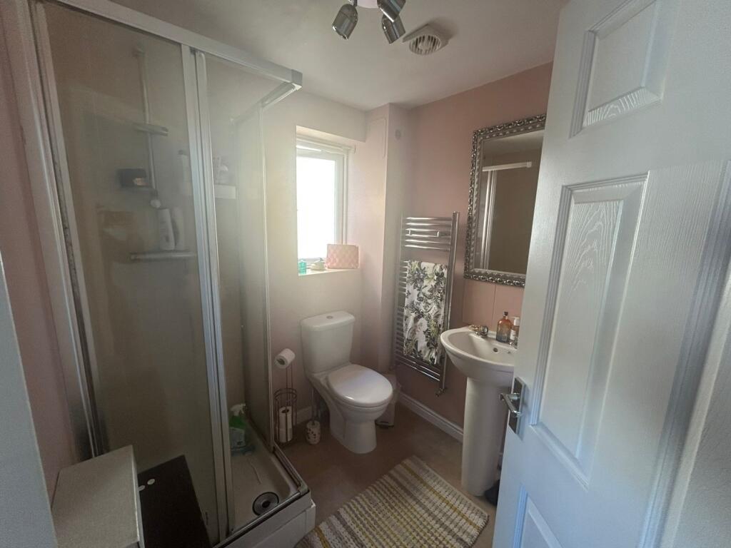 EN SUITE