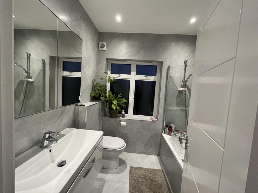 MF Bathroom.JPG