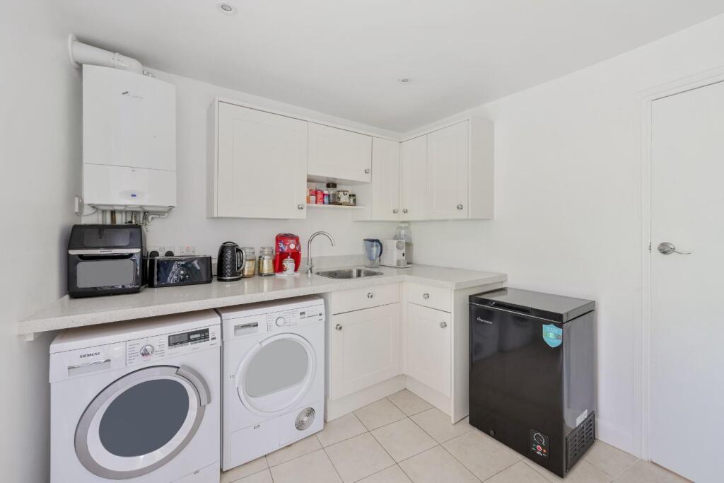 HEADLEY DRIVE (20).jpg