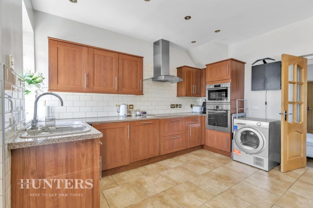 Dining kitchen