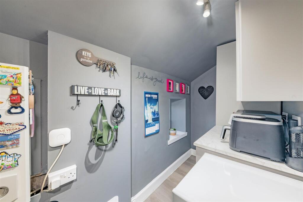 14 Hill Crescent Wormit (12).JPG