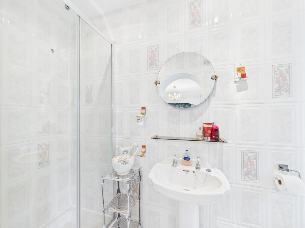 CAM02909G0-PR0466-STILL022