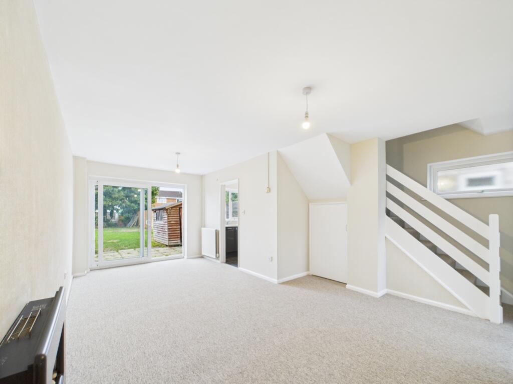 CAM01740G0-PR0425-STILL011